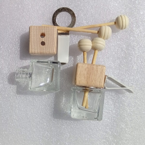 Clip diffuser bottle